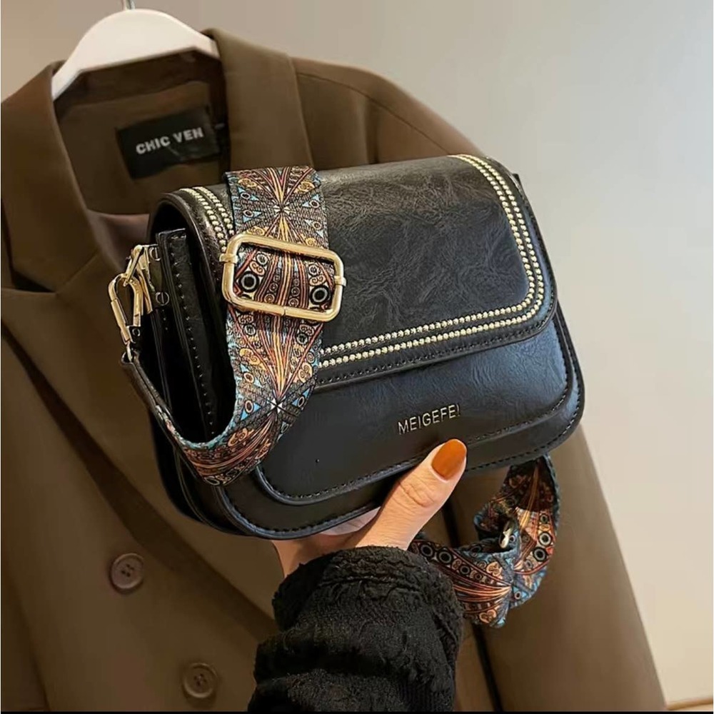 NEW Small Genuine Leather Crossbody Black Purse With Retro Strap